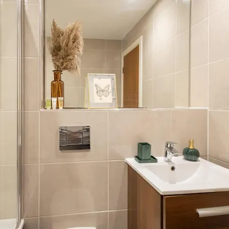 Host & - Metropolitan House Apartment Birmingham