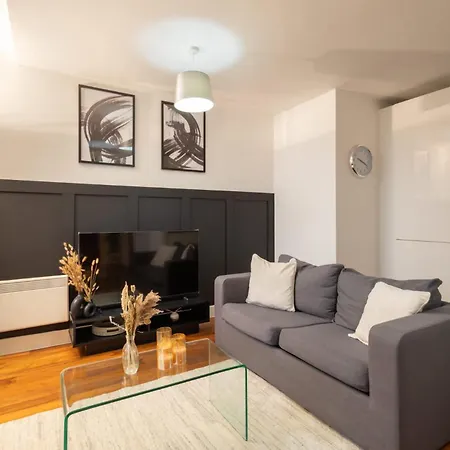 Host & - Metropolitan House *