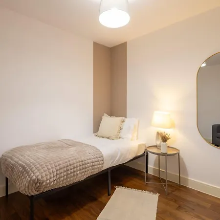 Apartment Host & - Metropolitan House